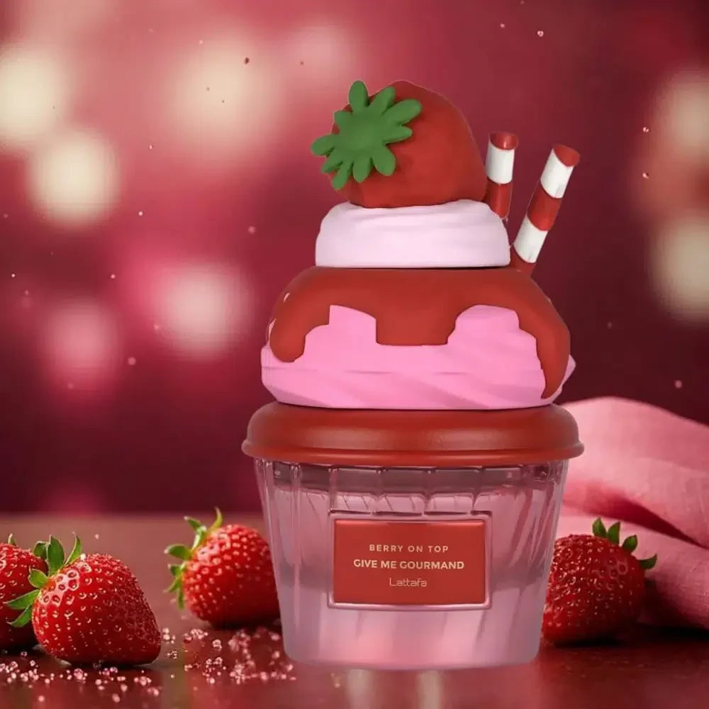 Lattafa Berry On Top parfum arabesc unisex, 75 ml, flaconul în ambianță